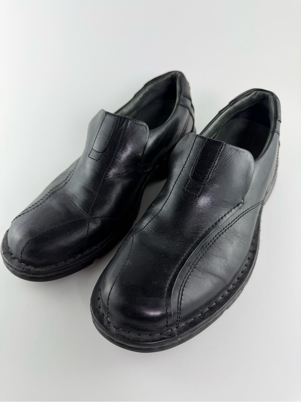 SOLD Clarks Black Leather Slip On Dress Shoes Men’s Size 8